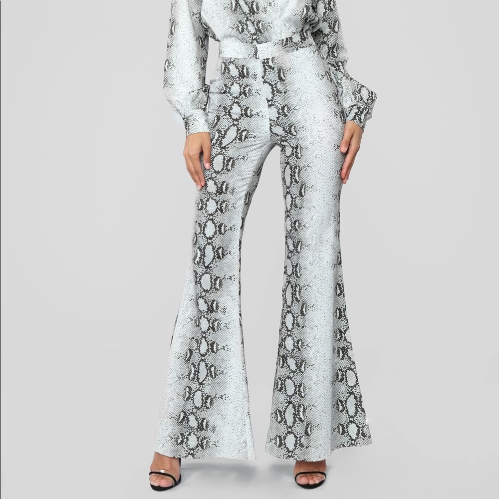 NWOT Fashion Nova Pants